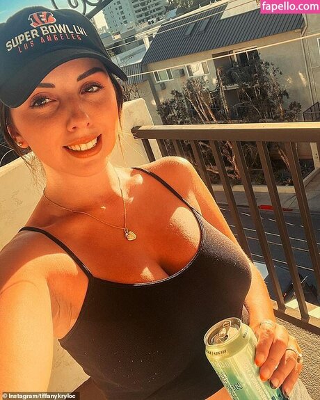 Tiffany Krylov 完璧なポルノスター 写真
