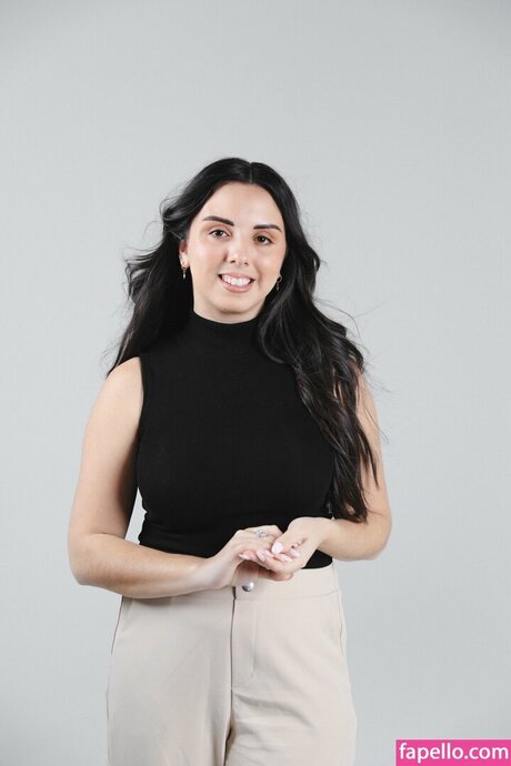 Tiffany Krylov かわいいスター 写真