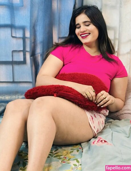 Pavitra Poojary 最高の女優 画像