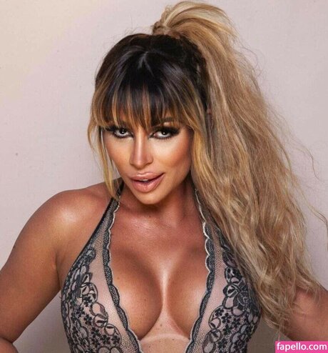 Ana Akiva セクシーなポルノスター ギャラリー