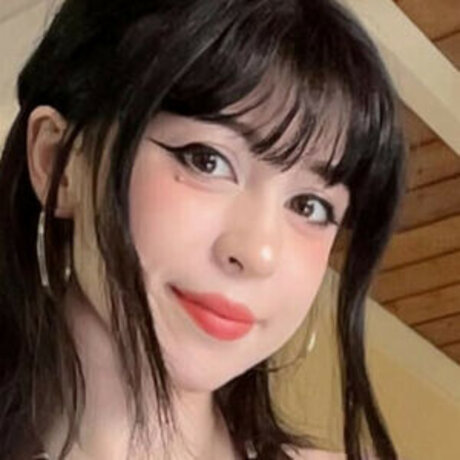 Emily Miko ポルノモデル 画像