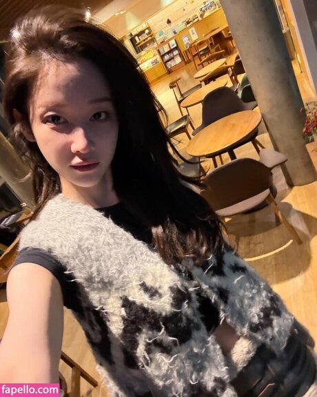 乳首 オンリーファンズ アート裸 画像