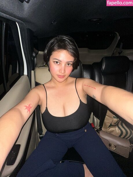 Mitzina Larino ヌード女優 写真