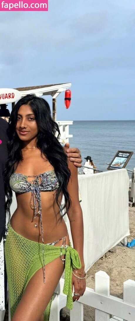 巨乳で痩せているオンリーファンズ アダルト無料 画像