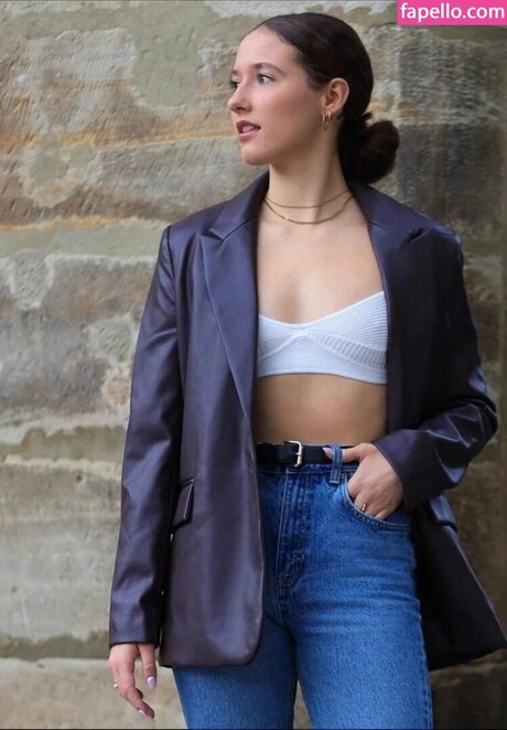 Jasmin Arndt ポルノスター セックス 写真