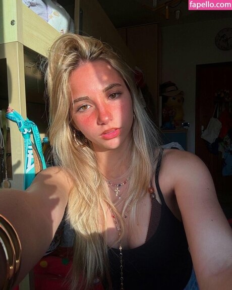 裸のシャワー オンリーファンズ 素敵 写真