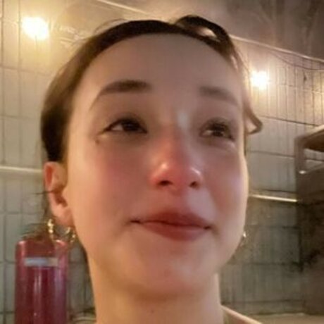 ストリップショー オンリーファンズ エロチック 写真