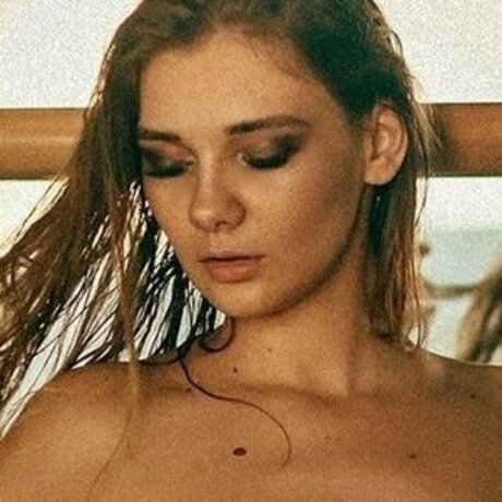 Tasha Hope スター 裸 ギャラリー