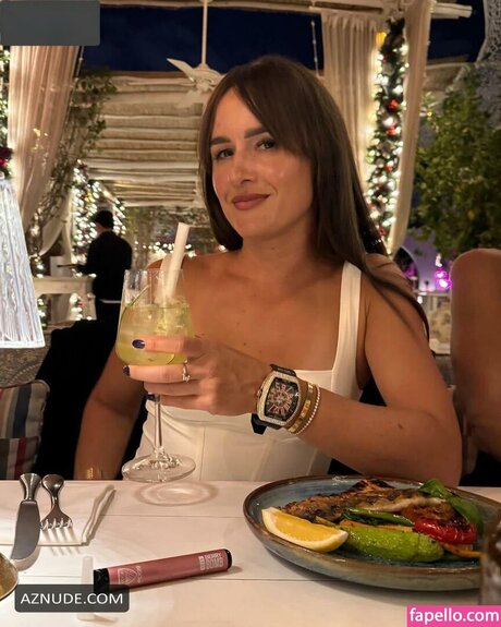 Arina Rodionova ヌードのポルノスター 写真