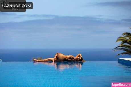 evabenetatou 美しいモデル ギャラリー