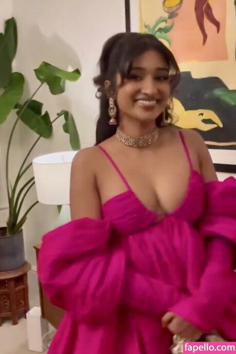 Varada Sethu 限定スター 画像