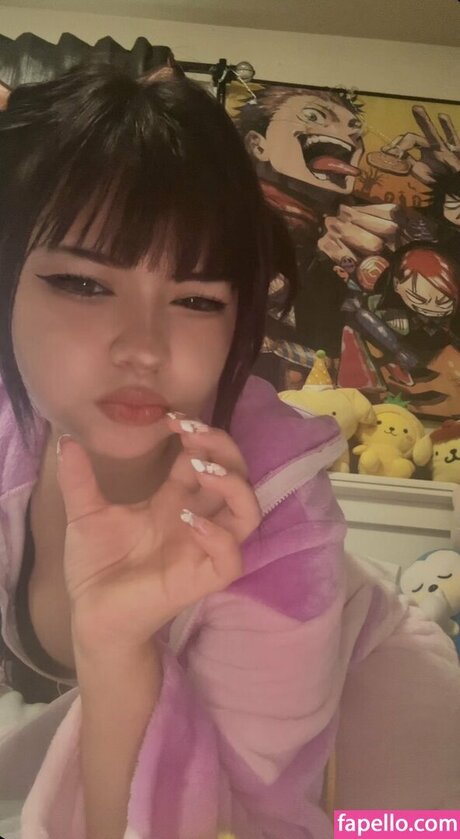 derepurin 裸のスター 写真