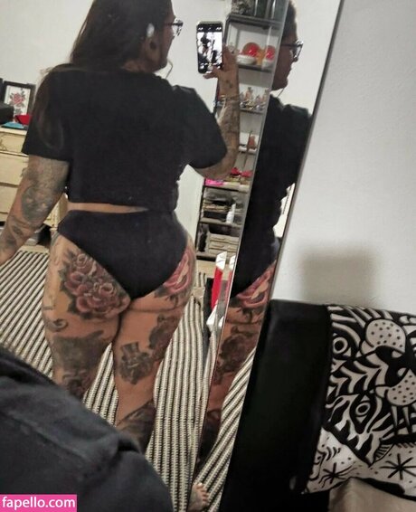 jimi22red ヌード女優 写真