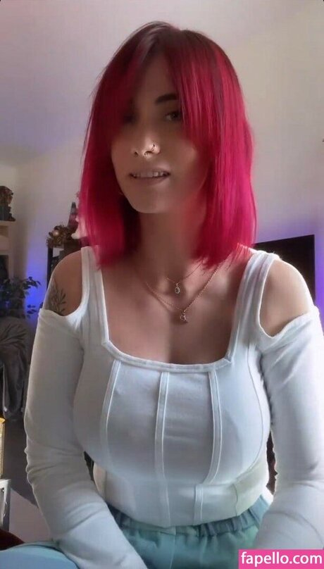 ミラーセルフィーオンリーファンズ トップ 写真