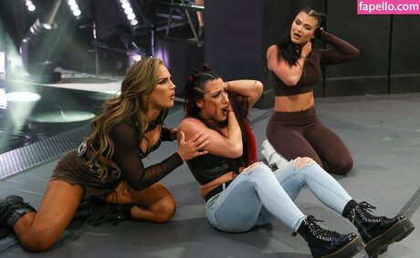 カムフィートオンリーファンズ セクシーヌード ギャラリー