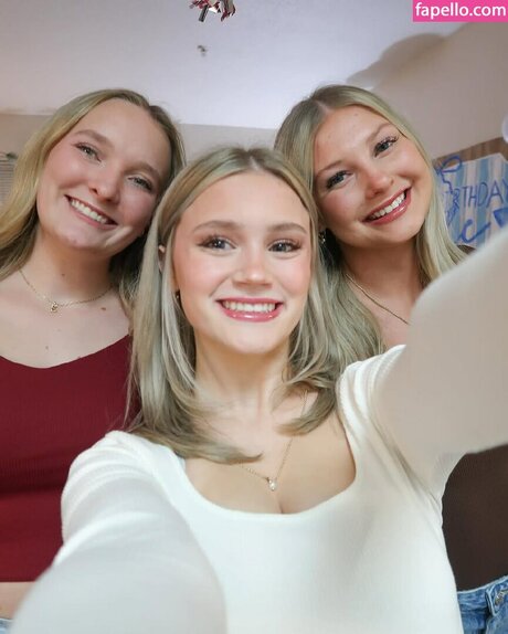 Mads Thompson Maddiiedee エロティックなモデル 写真