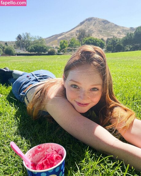 Samantha Cormier 裸のスター 写真