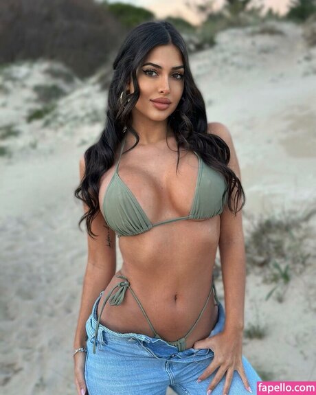 Martita Estevez セクシーモデル 写真