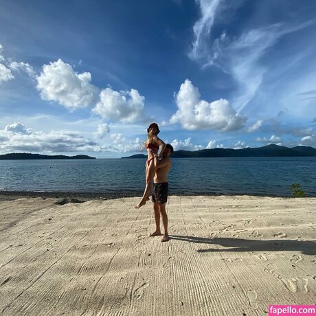 Billie Lourd 美しいポルノスター 画像