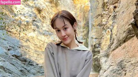 Jule Ari ポルノモデル 写真