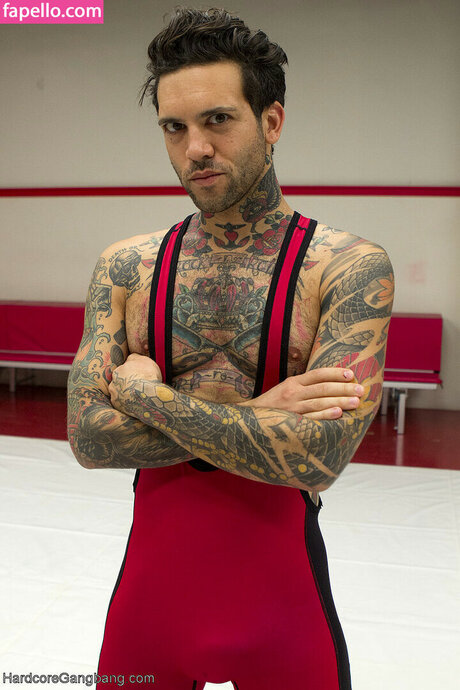 Small Hands 美しいモデル ギャラリー