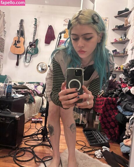 wormsheriff 裸モデル 画像