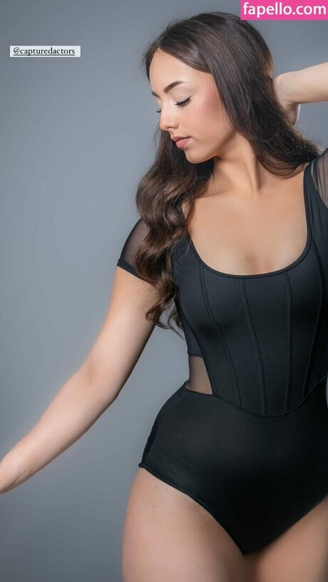 kadesnicole 美しいポルノスター アーカイブ