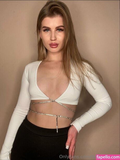 Daria Dollface ポルノスター セクシー 写真