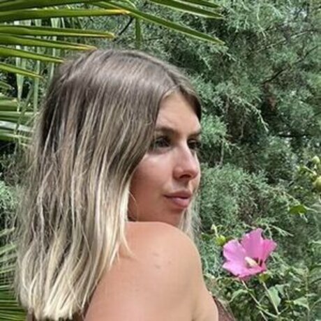 tenielleburgess 美しいモデル 画像