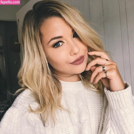 Enjoyphoenix セクシーなポルノスター 写真