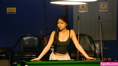 aishlvsu エロティックなスター 写真