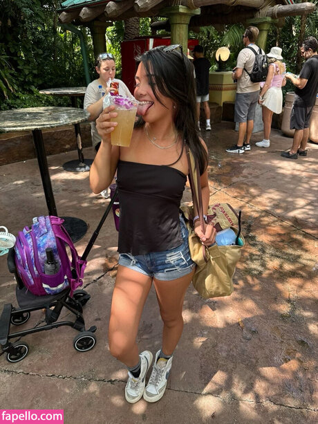 Angelina Fishtank セクシーモデル ギャラリー