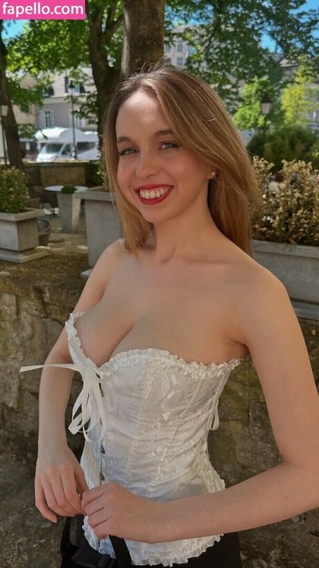 ssbbw オンリーファンズ エロチック 写真