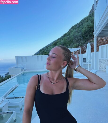 アナルオーガズム オンリーファンズ ヌード 写真