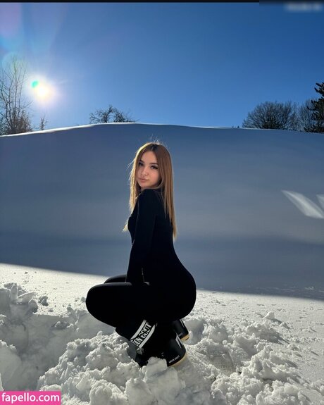 Marina Jotanovic ホットスター 写真