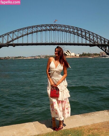 Meghna Kaur エロティックモデル 写真