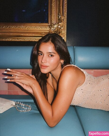 Meghna Kaur エロティックなポルノスター アーカイブ