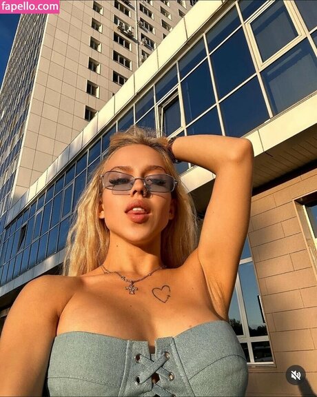 Dasha Grivina HD女優 写真