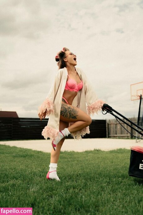 Dasha Grivina ホットスター 画像