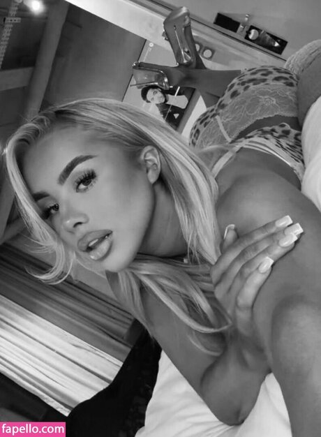 Holl Elizabeth セクシーなポルノスター アーカイブ