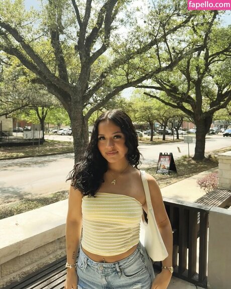 熟女のおっぱいオンリーファンズ エロ 写真