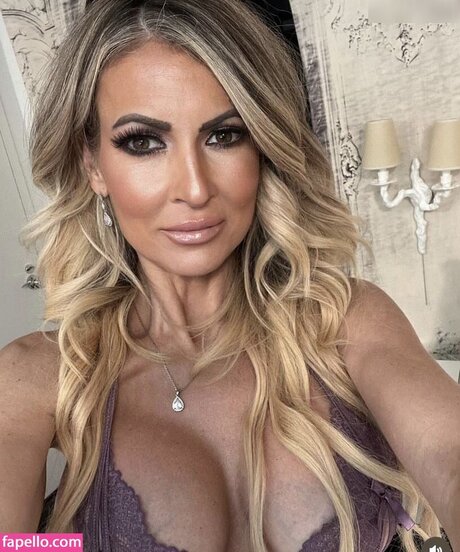 金髪のホットな妻オンリーファンズ 無料ヌード 写真