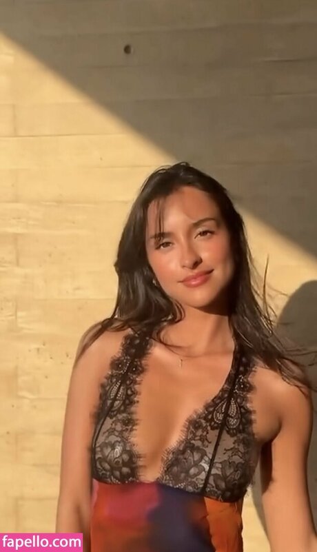 Alexandra Saint Mleux XXXモデル 写真