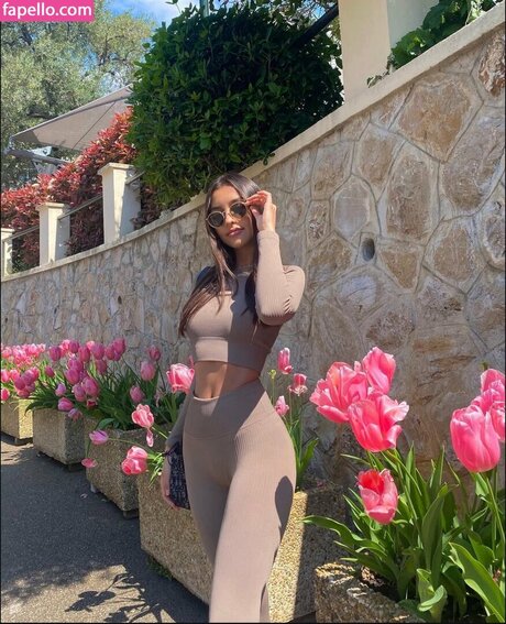 Alexandra Saint Mleux 限定モデル アーカイブ