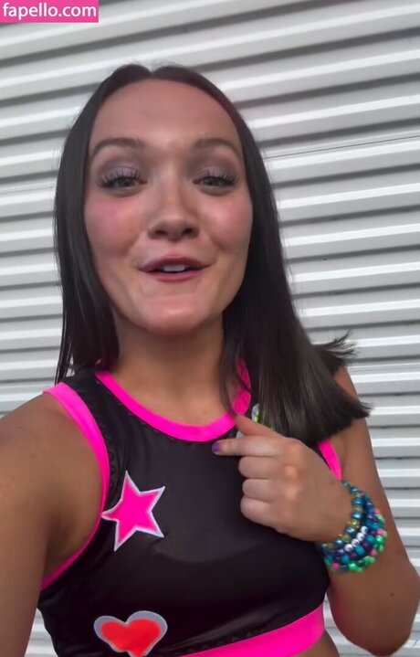 Izzy Moreno 独占モデル アーカイブ