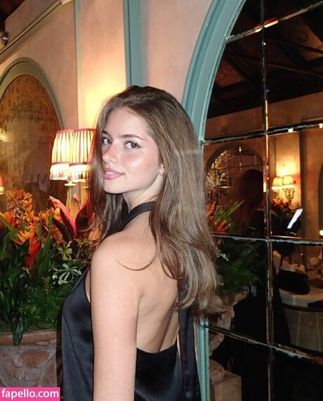 ぽっちゃりティーンオンリーファンズ トップ 写真