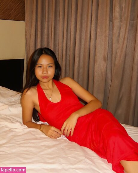 ThaiAndFrench ポルノスター 可愛い 写真