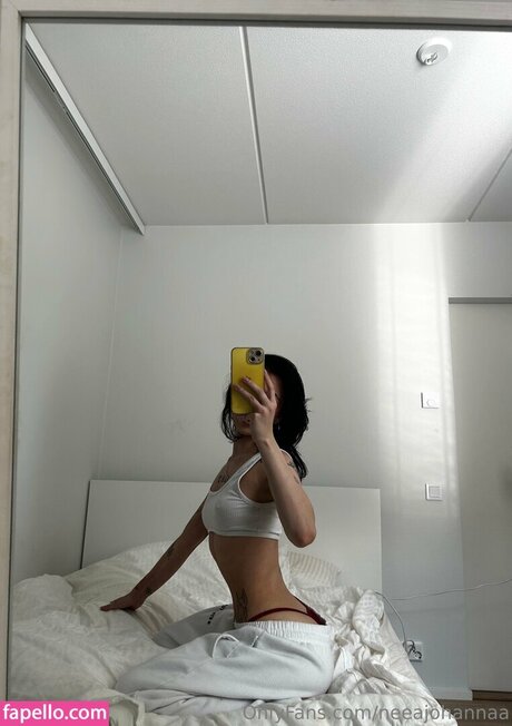 Neea Kuosmanen ヌード女優 写真