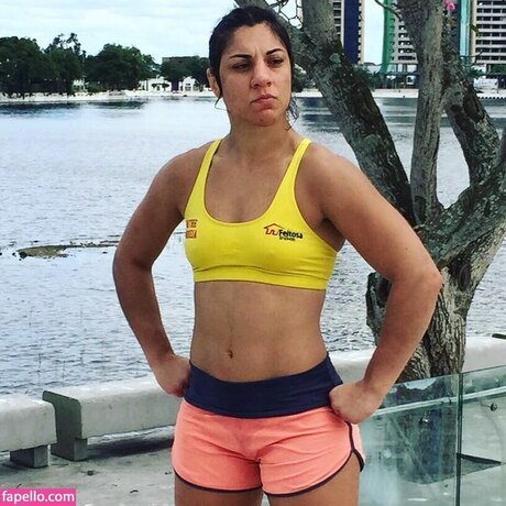 Bethe Correia HDスター ギャラリー