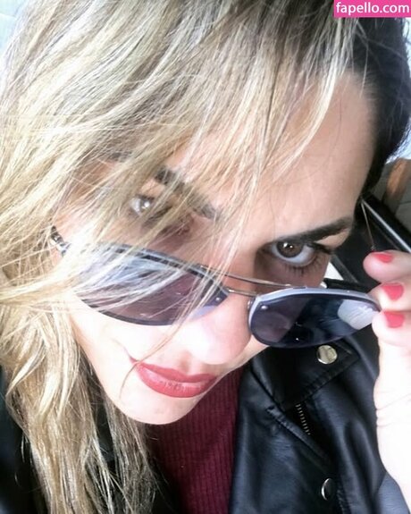 Bethe Correia 裸のスター 画像